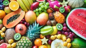 Keto Obst: In diesem Blogartikel bekommst du eine Übersicht von Keto Obst das geeignet ist bei der Ketogenen Ernährung. Worauf musst du bei Keto und Obst achten? Hier erfährst du es!